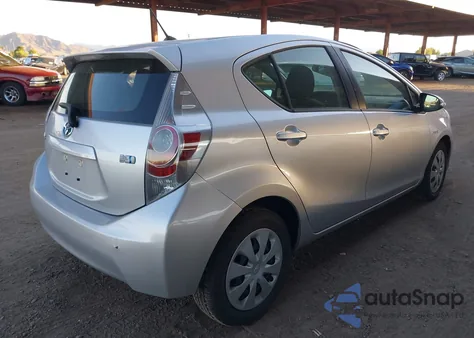 2013 Toyota Prius C Two from USA, damaged, VIN JTDKDTB33D1555076